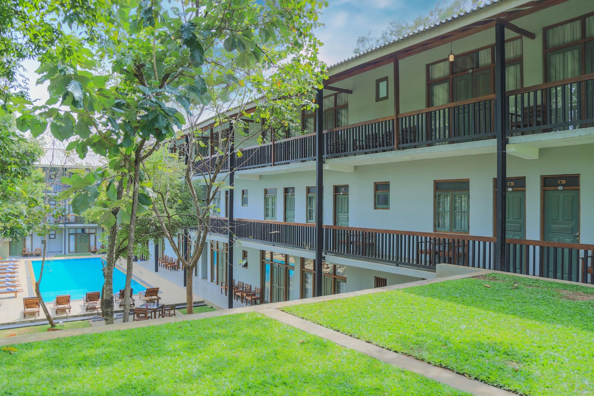 Fresco Water Villa Sigiriya Bagian luar foto