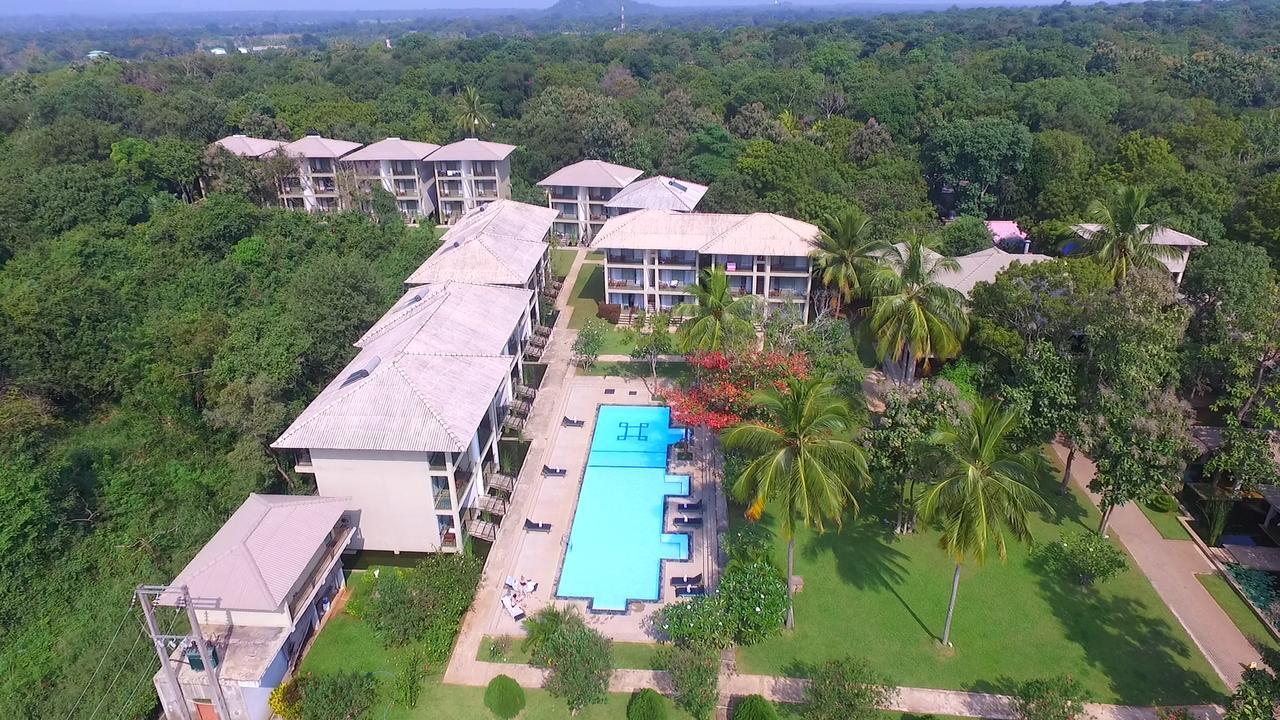 Fresco Water Villa Sigiriya Bagian luar foto