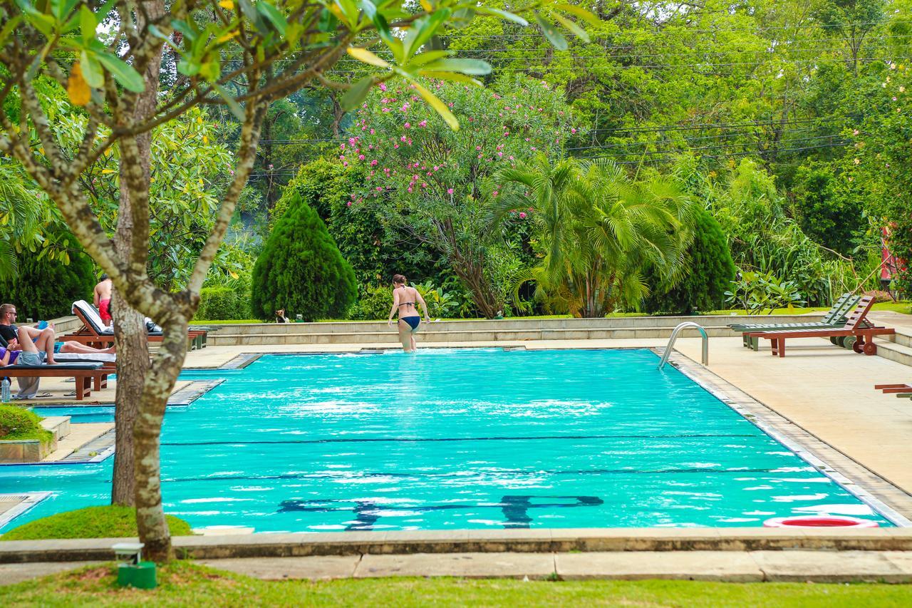 Fresco Water Villa Sigiriya Bagian luar foto