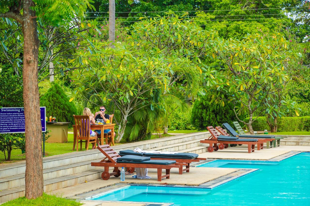 Fresco Water Villa Sigiriya Bagian luar foto